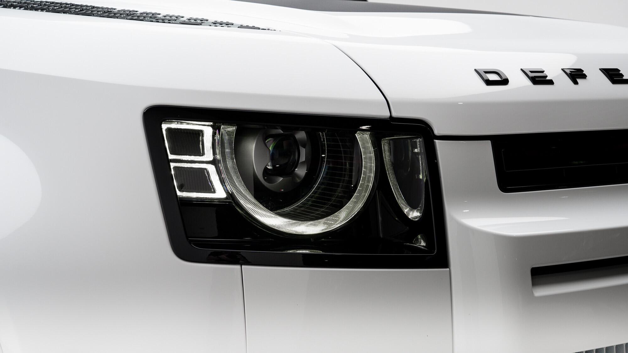 Land Rover Defender view 16