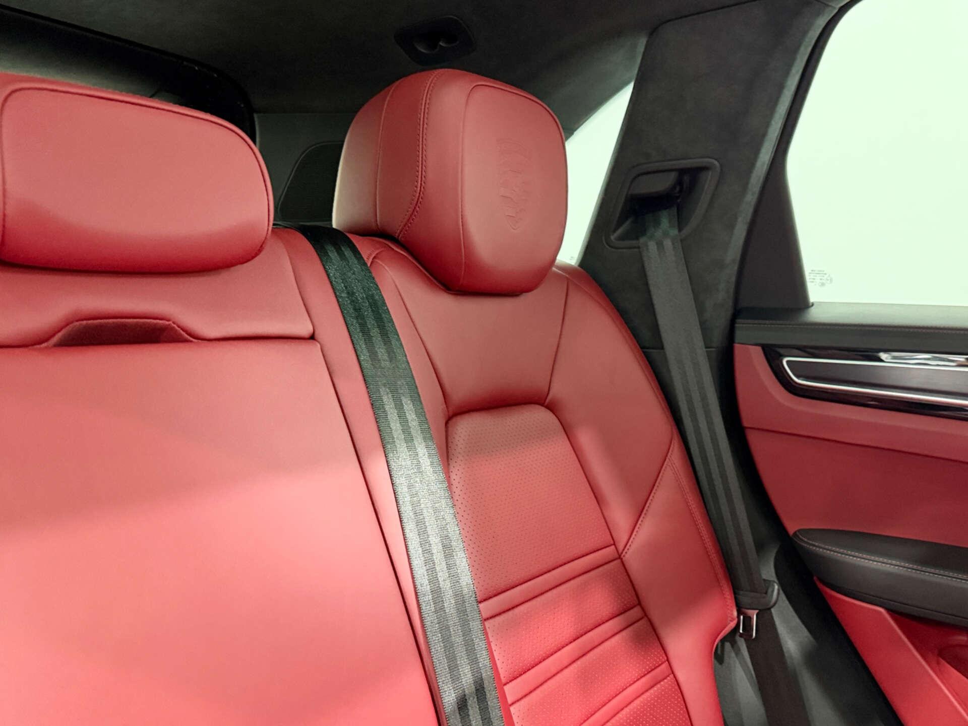 Porsche Cayenne view 13