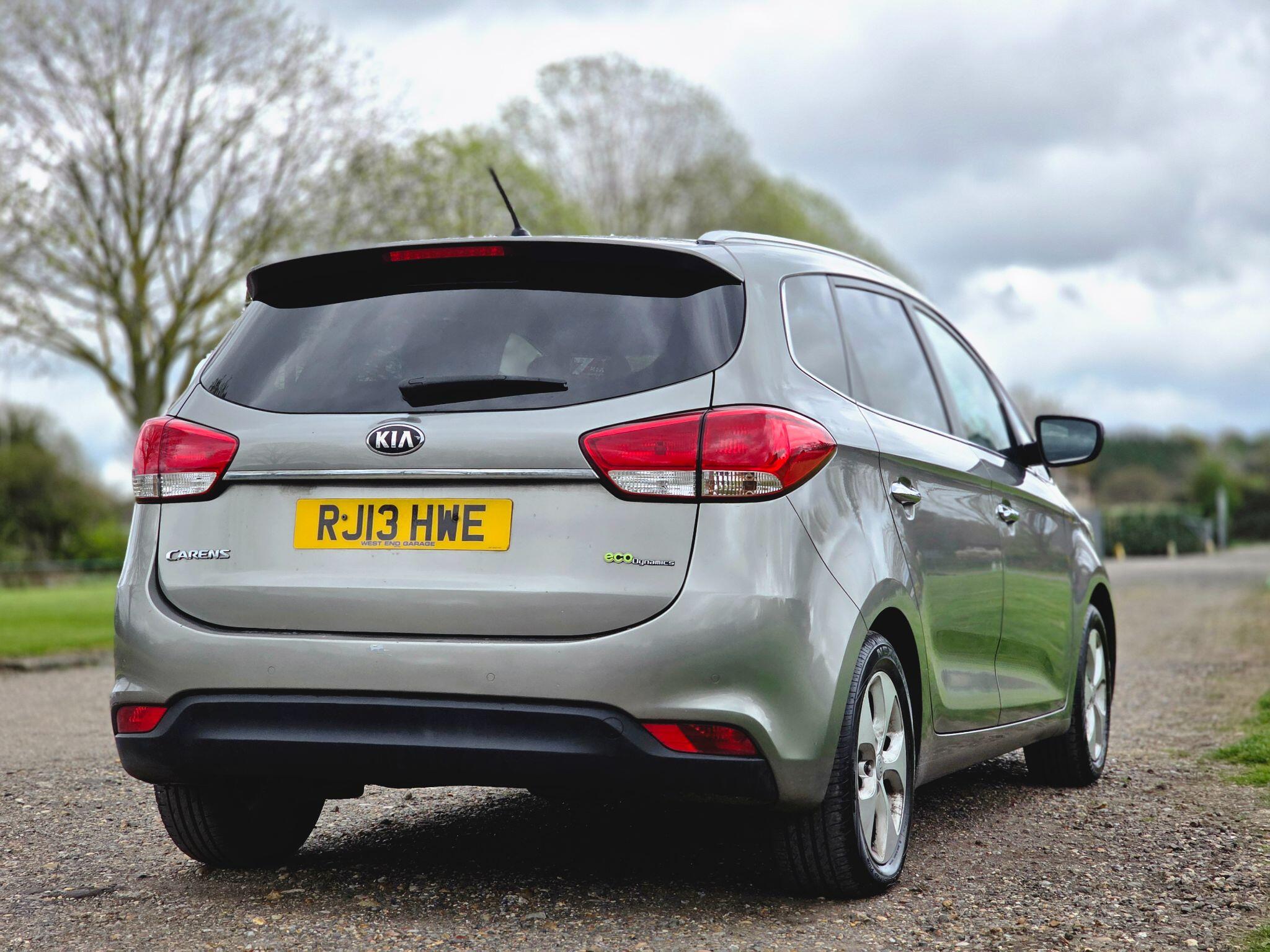 Kia Carens view 7
