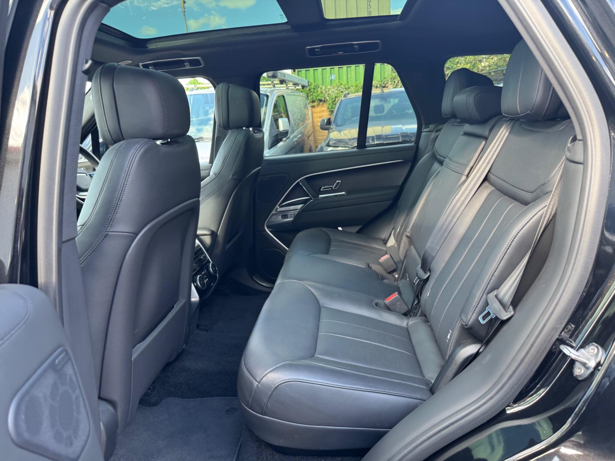Land Rover Range Rover view 23