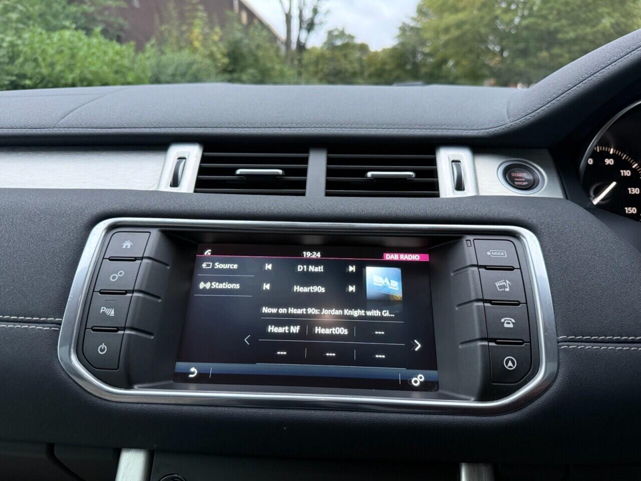 Land Rover Range Rover Evoque view 23