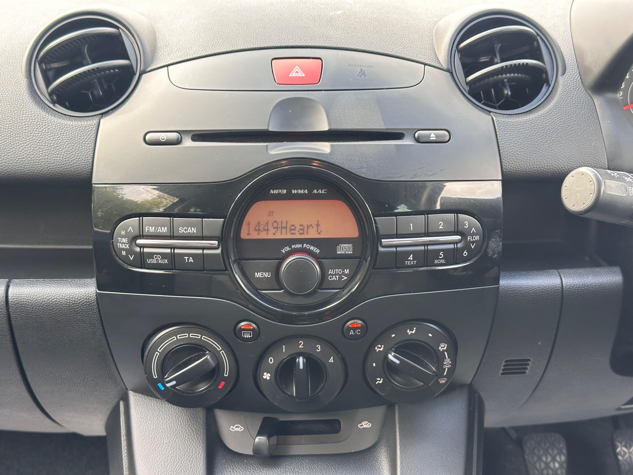 Mazda Mazda2 view 37