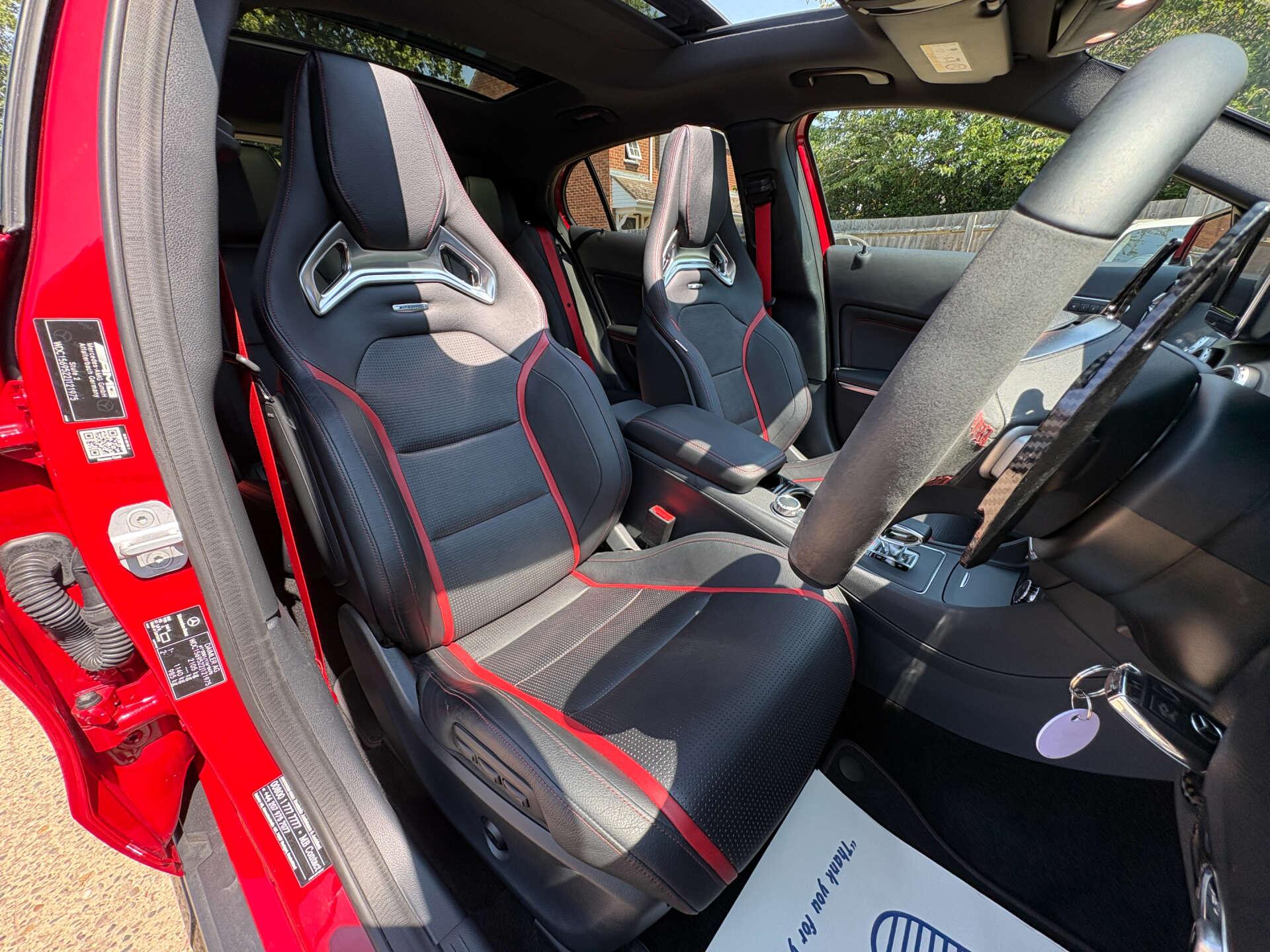 Mercedes-Benz Gla view 21