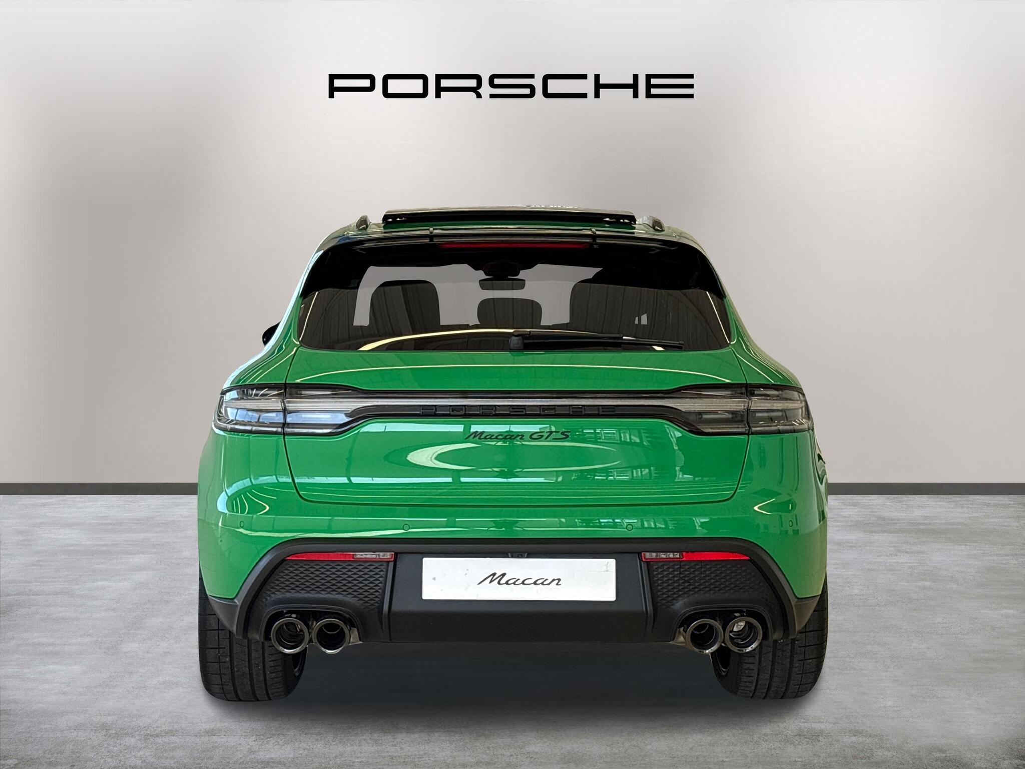Porsche Macan view 6
