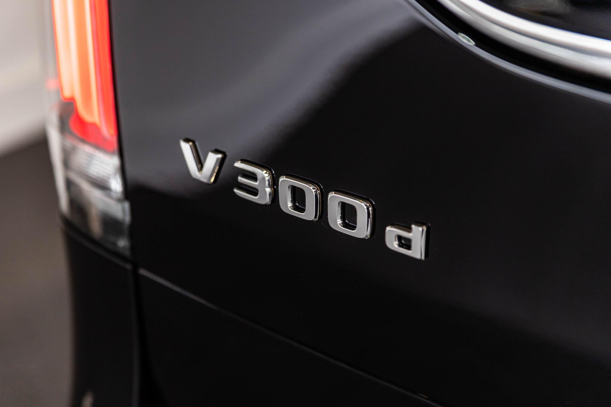 Mercedes-Benz V-Class view 27