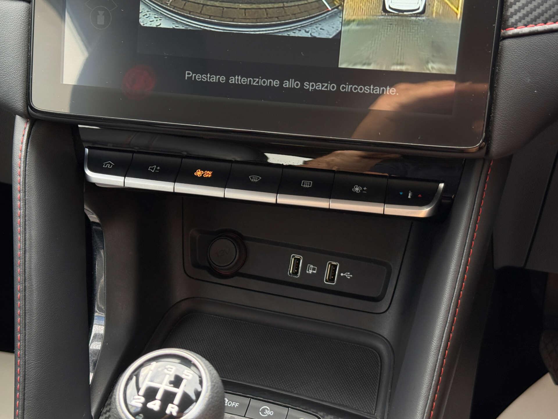 MG ZS view 55