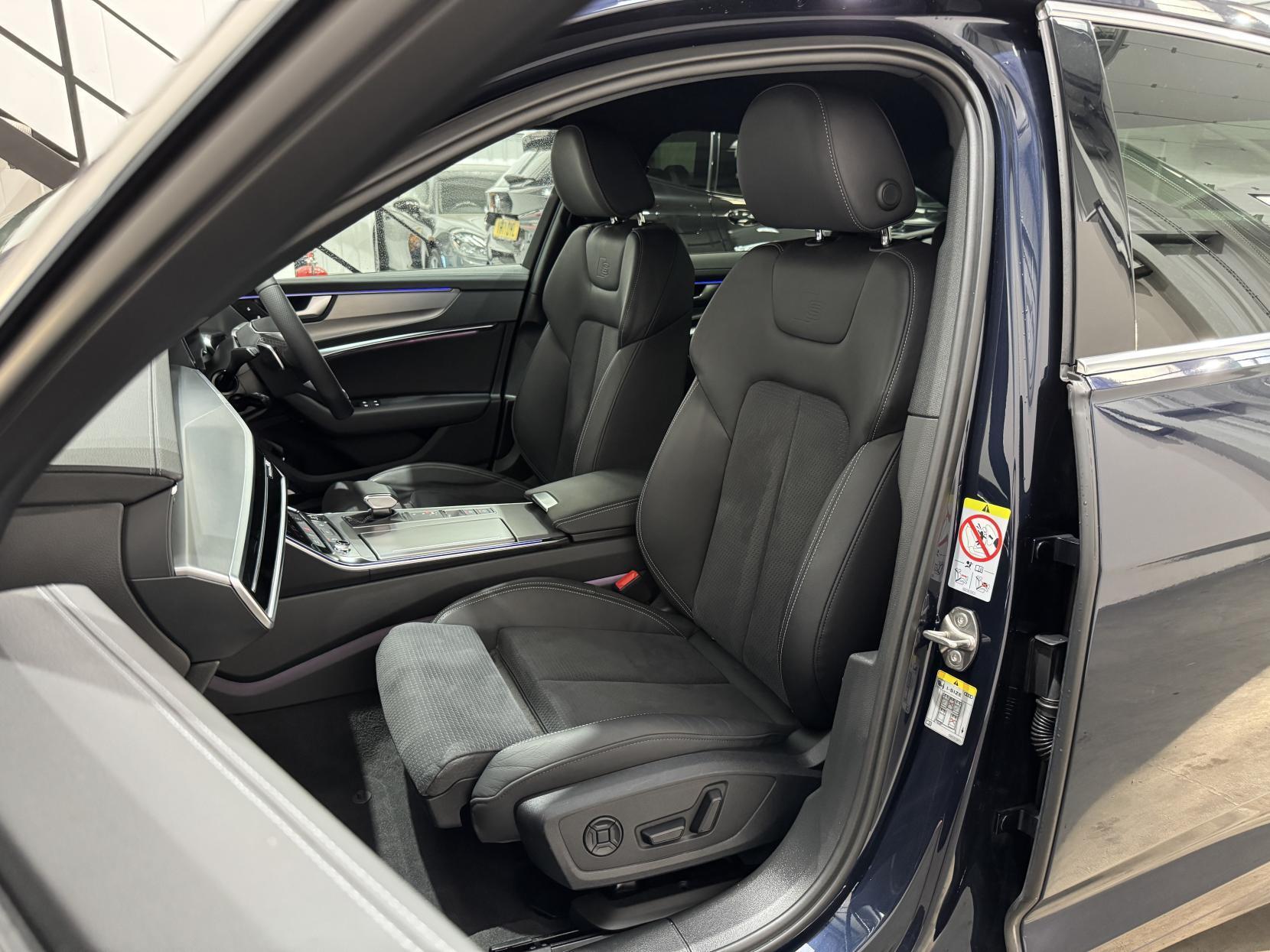 Audi A6 Saloon view 51