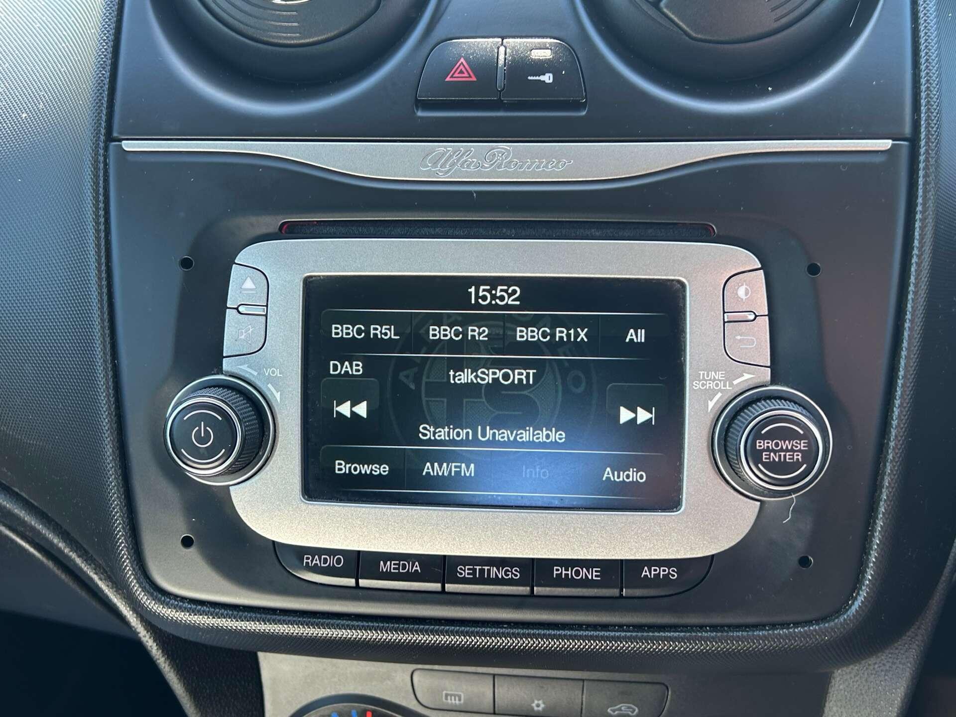 Alfa Romeo Mito view 28