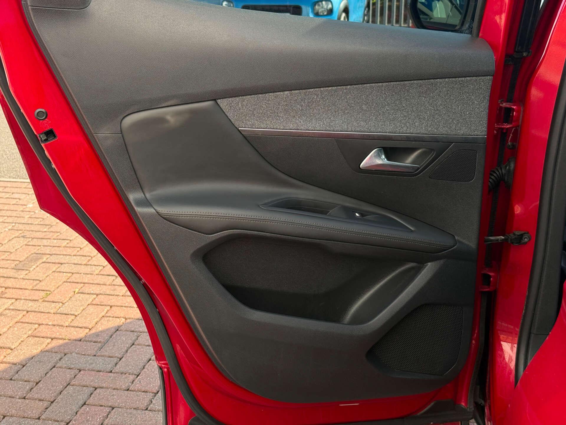 Peugeot 3008 view 35