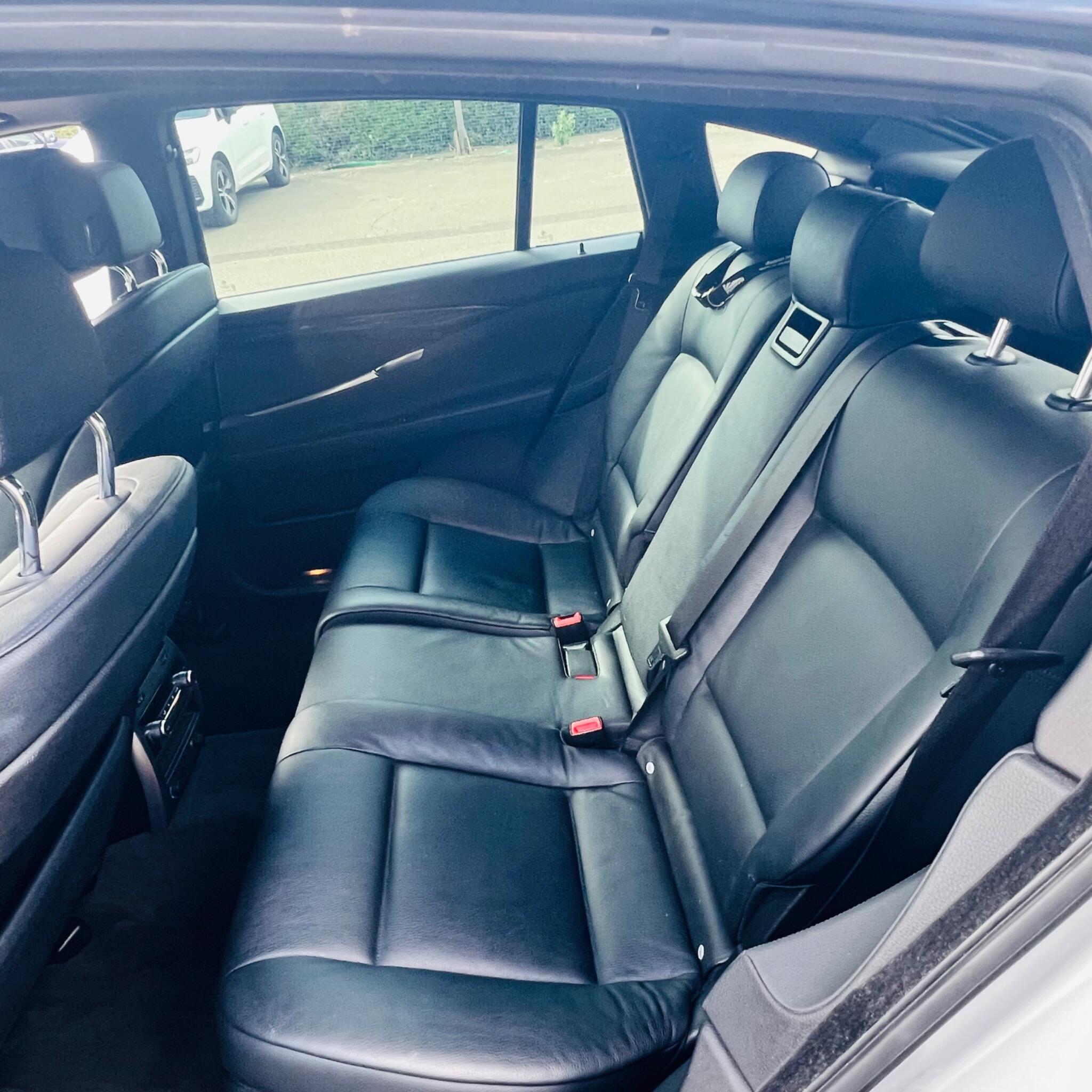BMW 5 Series view 14