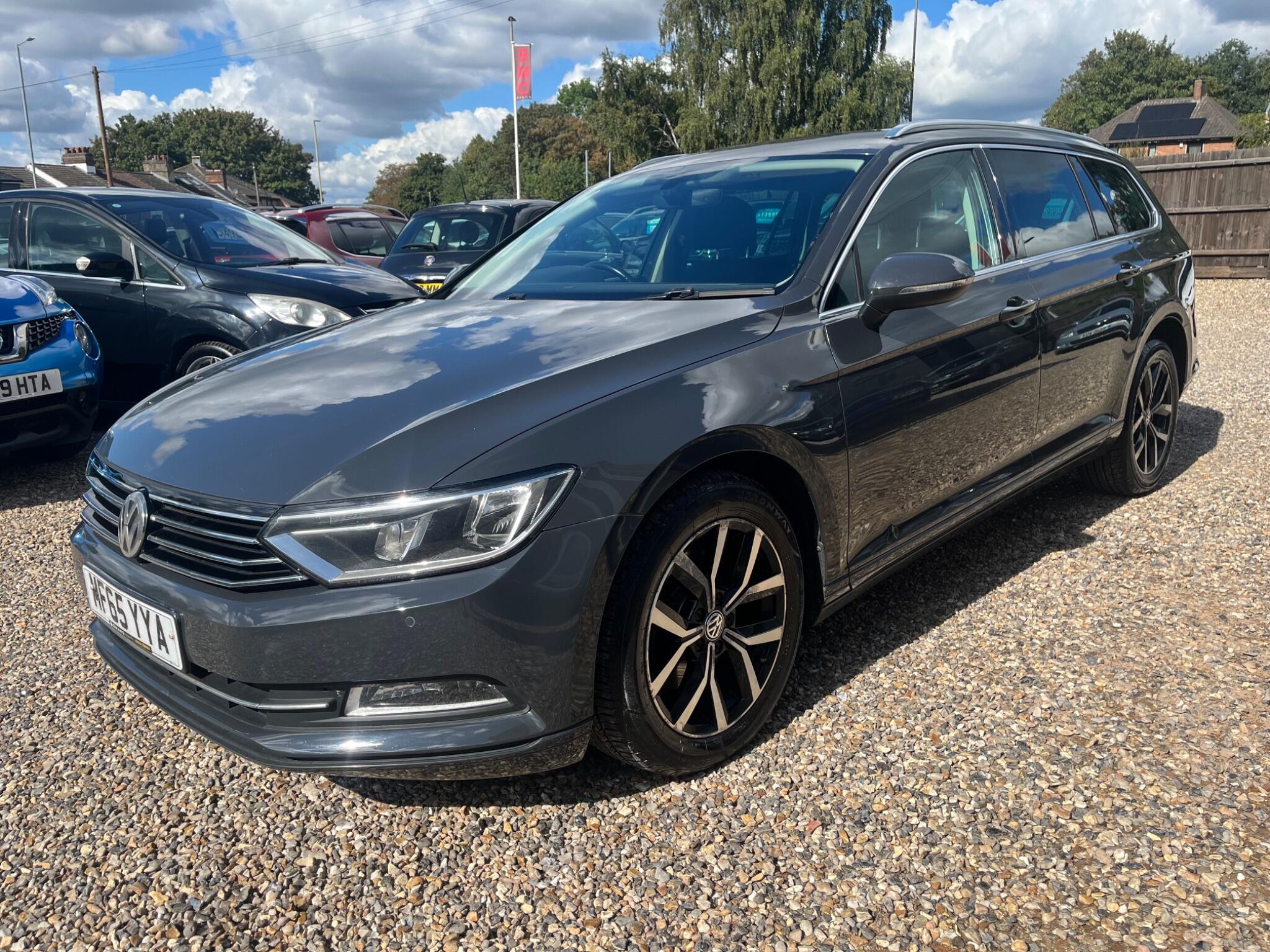 Volkswagen Passat view 9