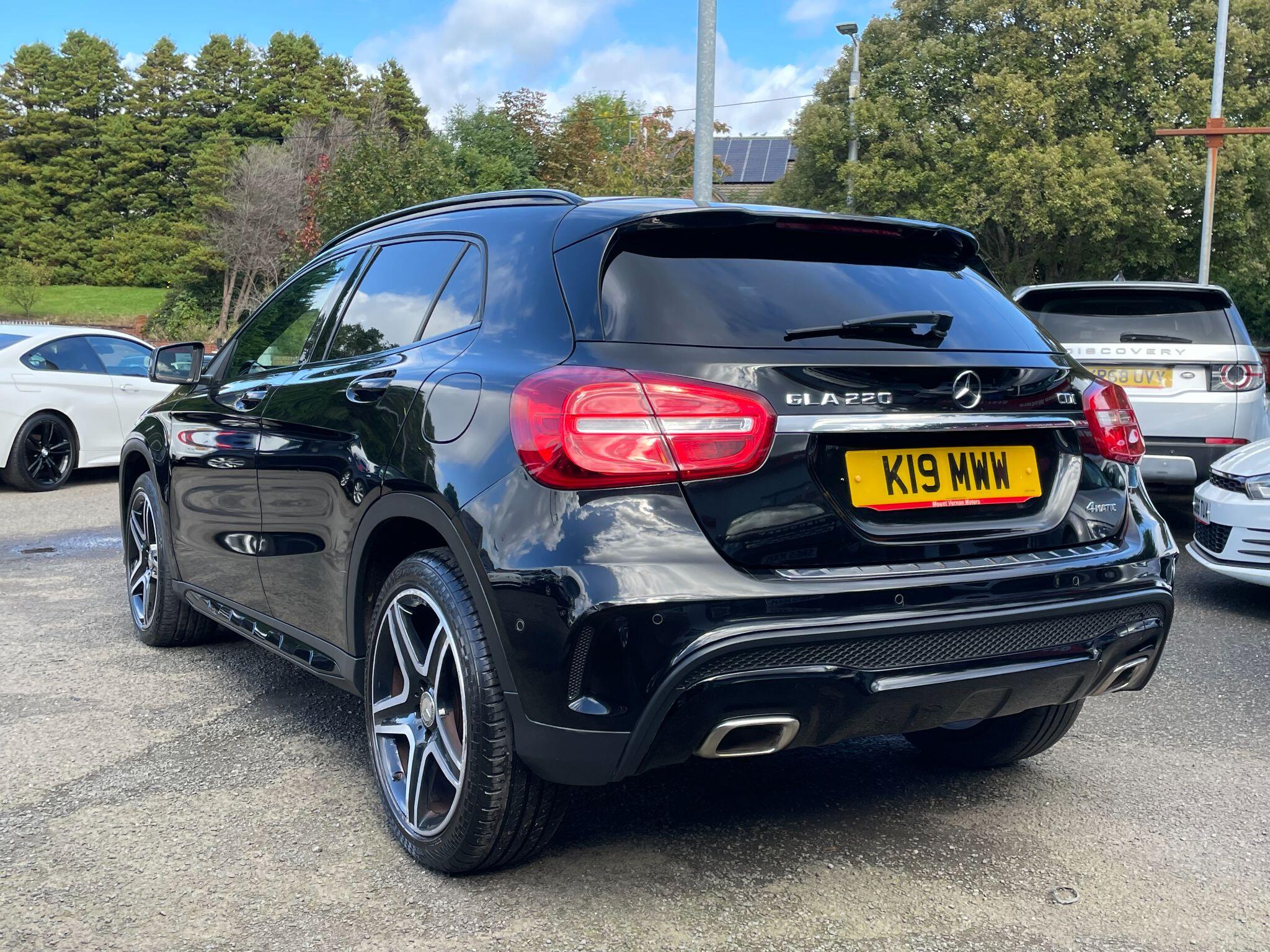 Mercedes-Benz Gla view 11