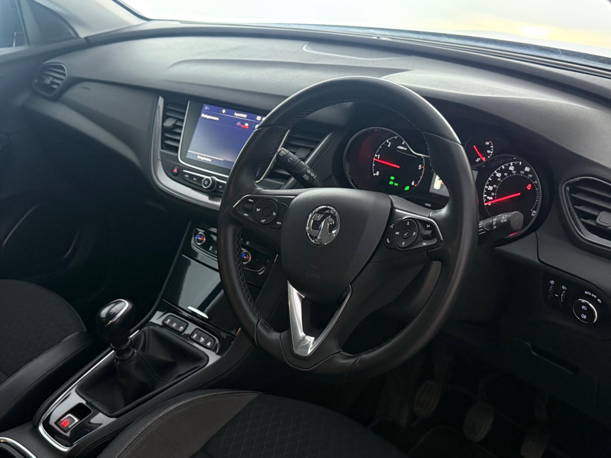 Vauxhall Grandland X view 3