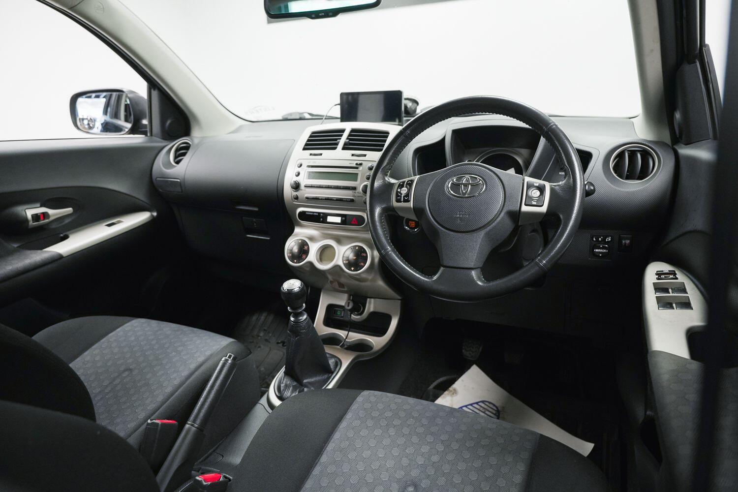 Toyota Urban Cruiser view 10