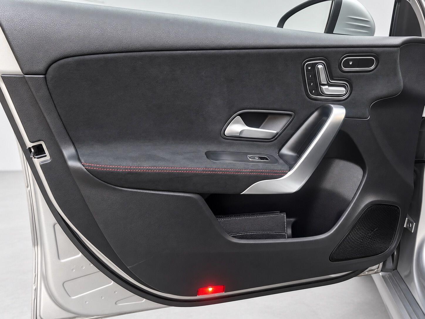 Mercedes-Benz A-Class view 34