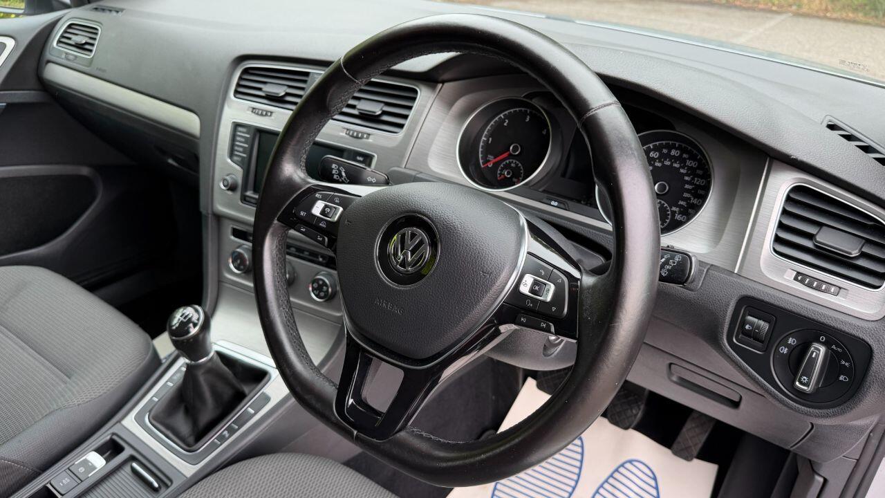 Volkswagen Golf view 12