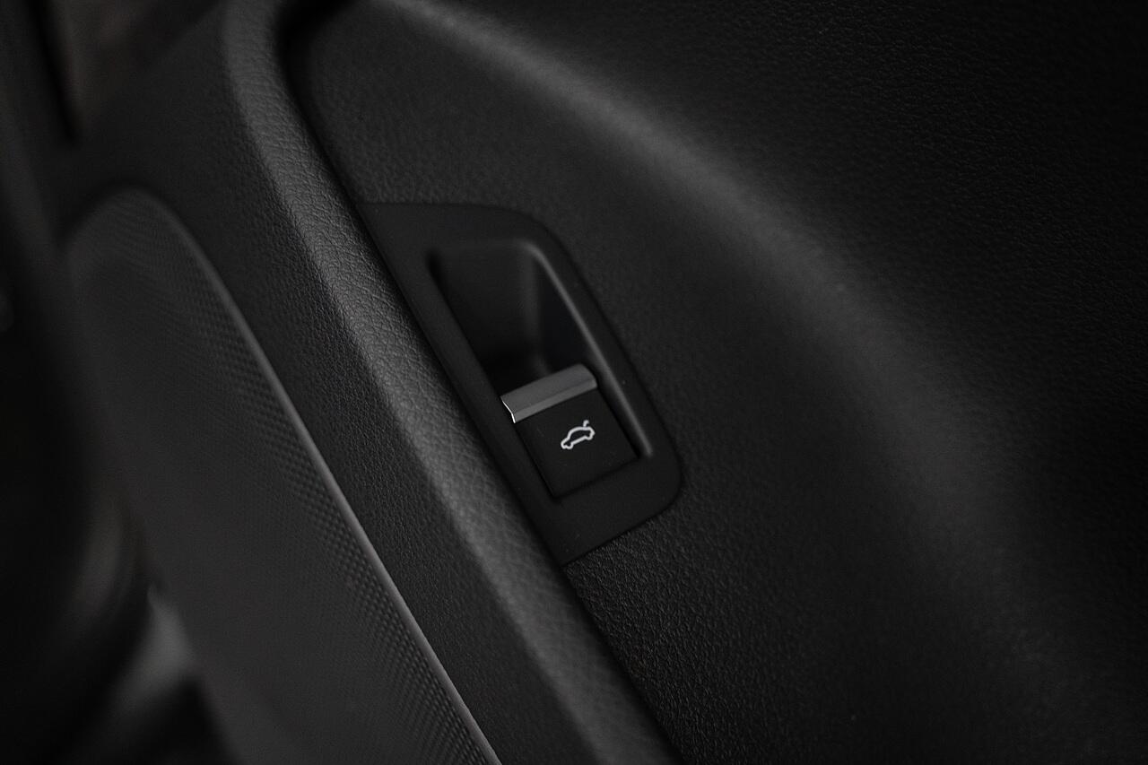Audi Q7 view 43
