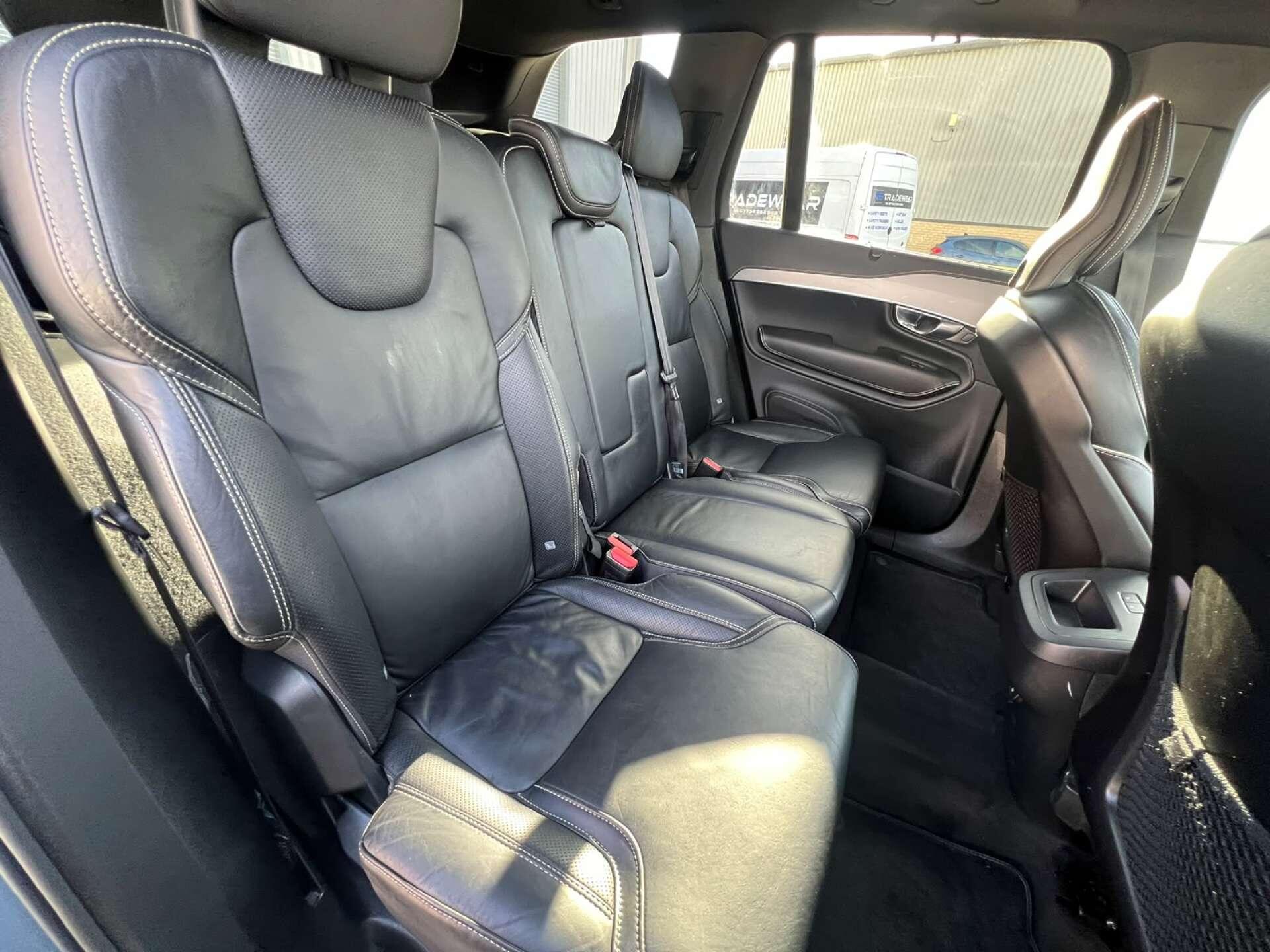 Volvo XC90 view 25