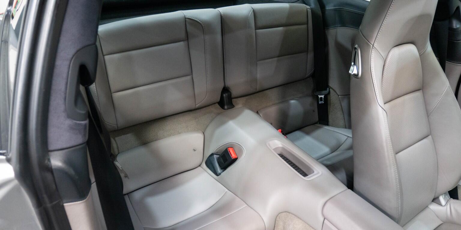 Porsche 911 view 16