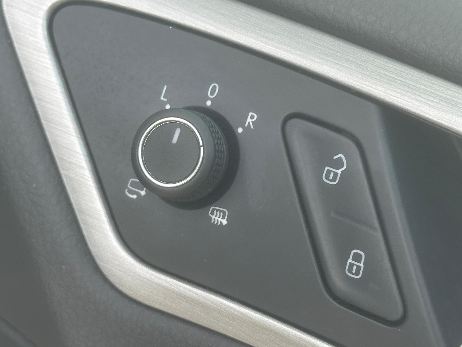 Volkswagen Golf view 24