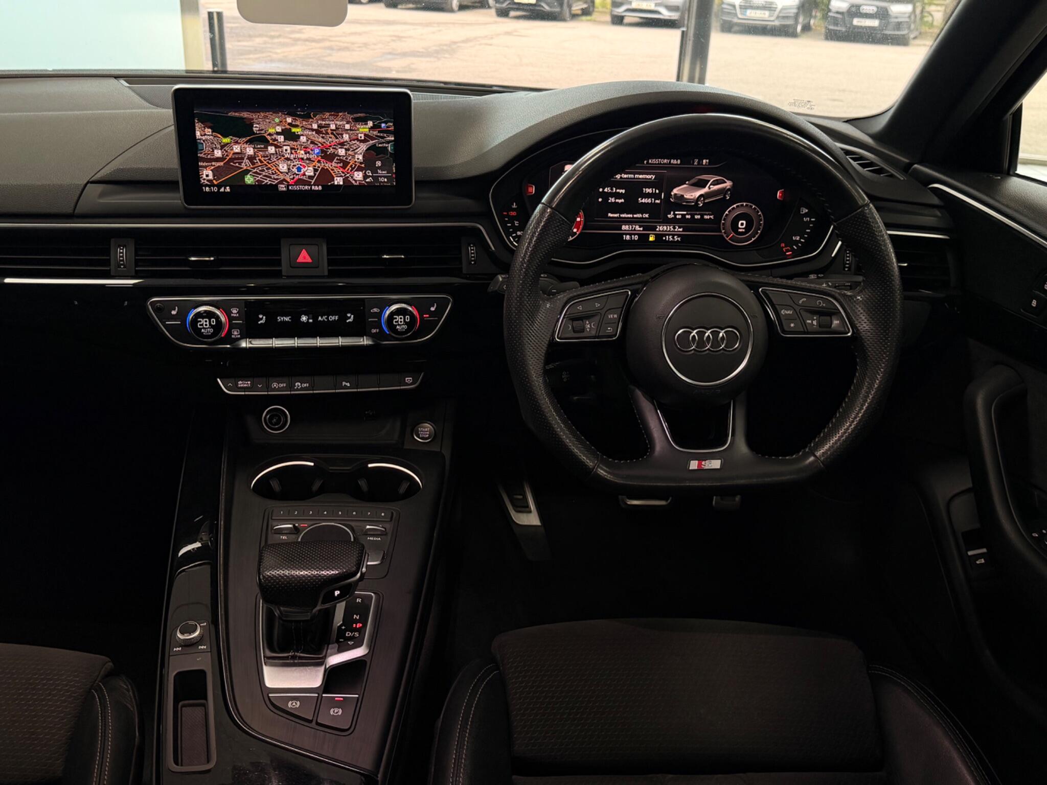 Audi A4 view 16