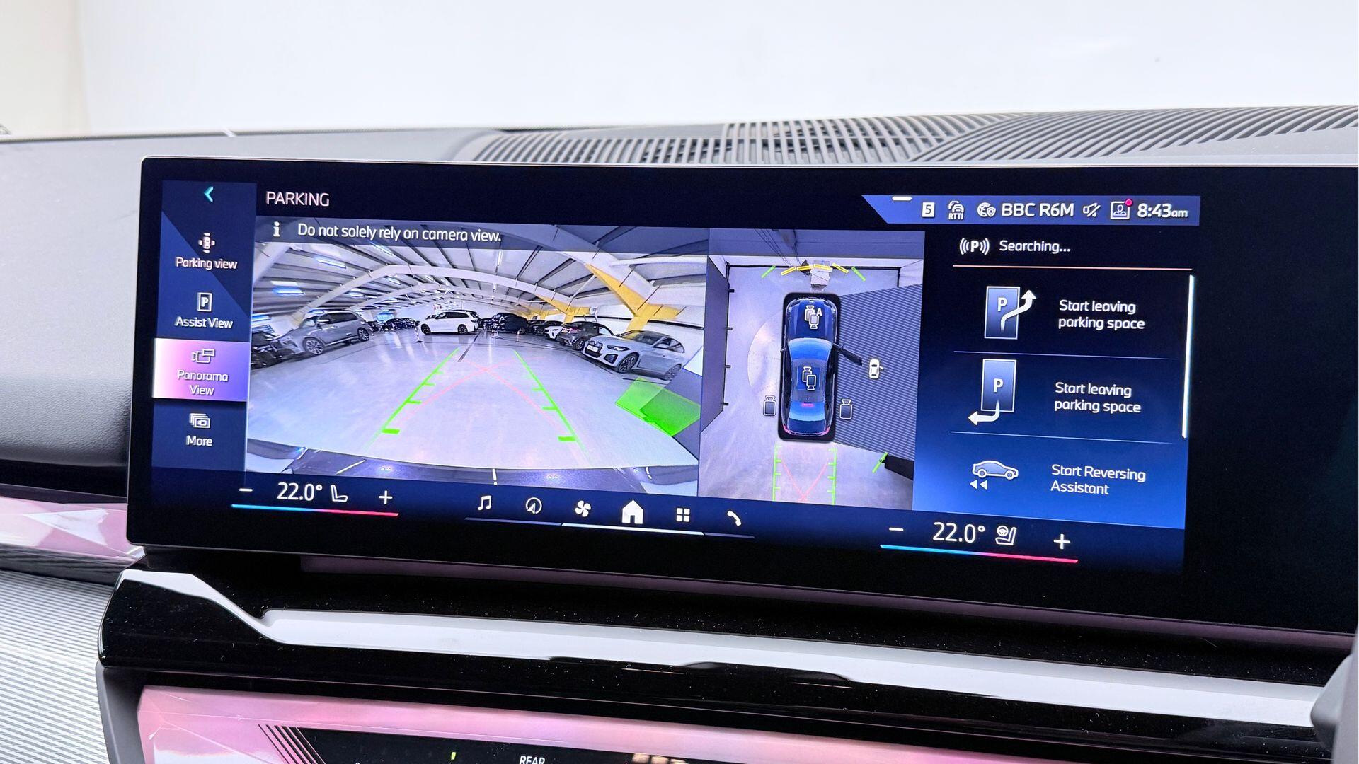 BMW 5 Series view 25