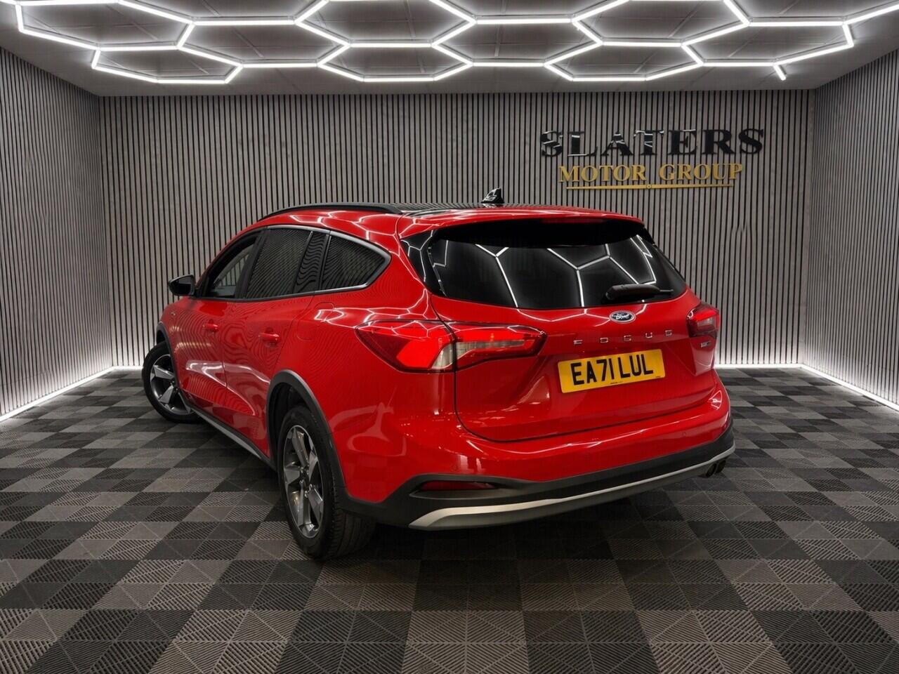 Ford Focus view 32