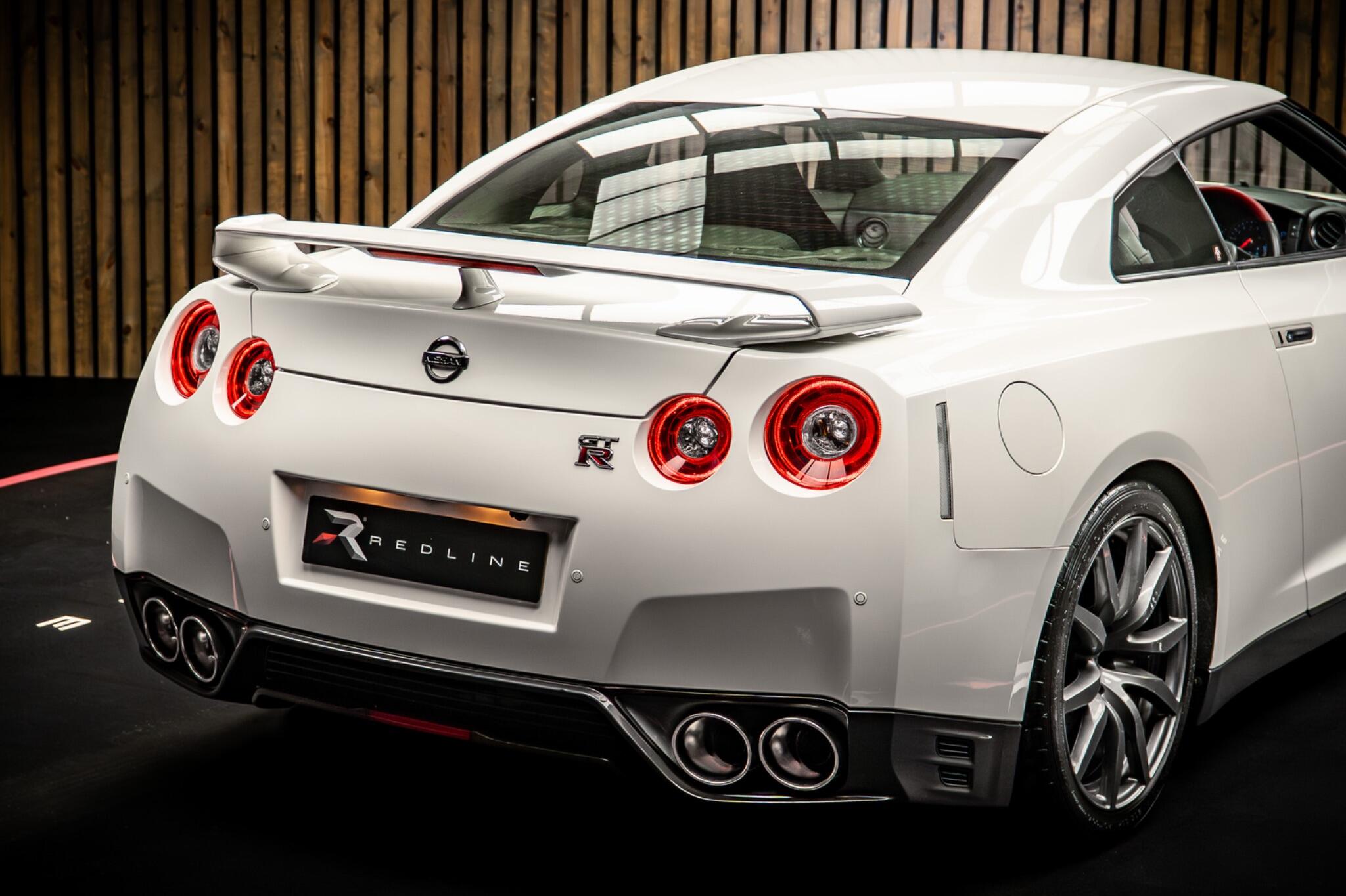 Nissan GT-R view 22