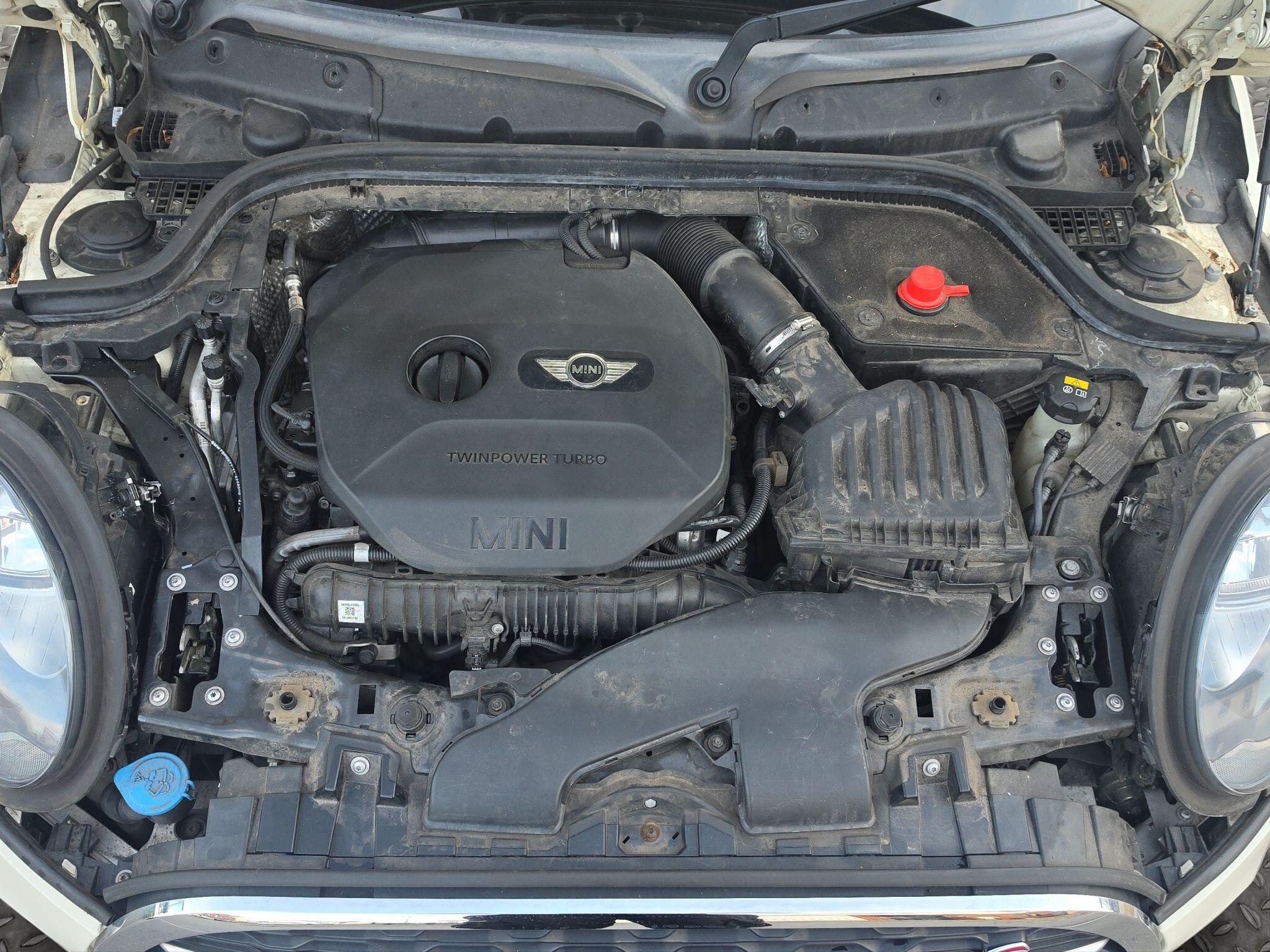 Mini Cooper view 16