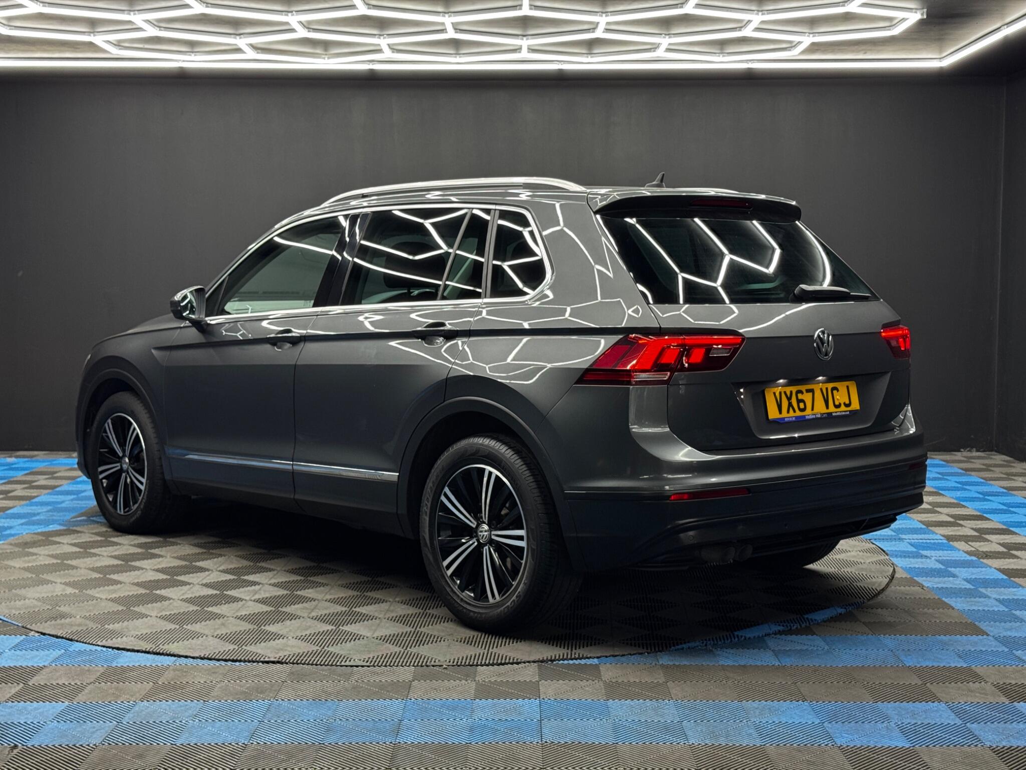 Volkswagen Tiguan view 7