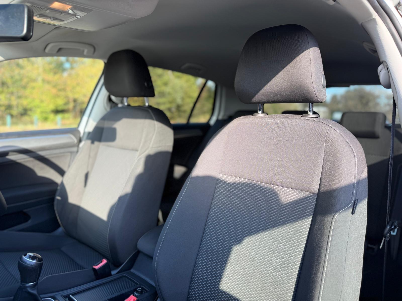 Volkswagen Golf view 52