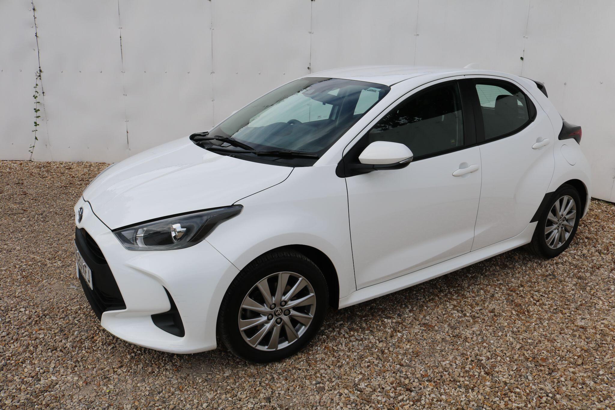 Toyota Yaris view 17