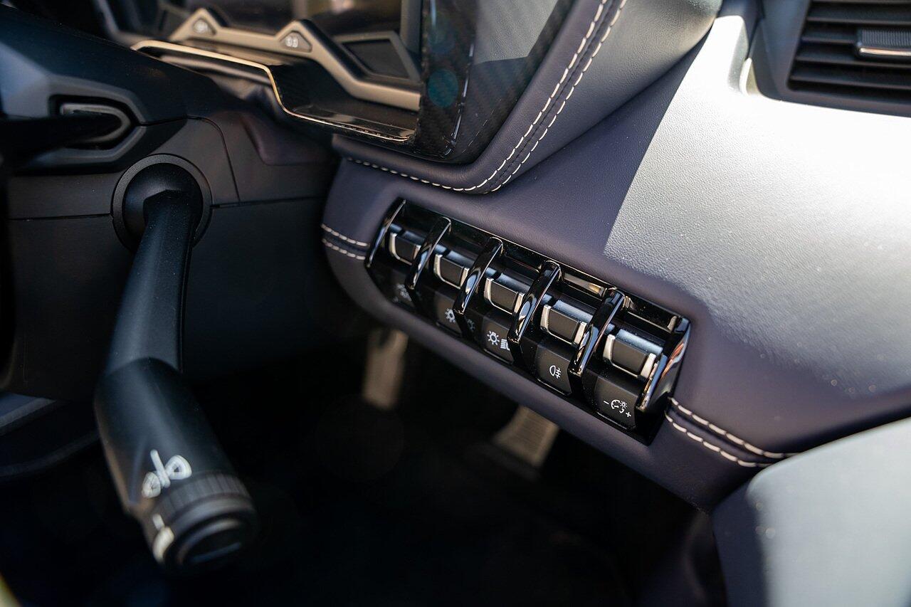 Lamborghini Aventador view 83