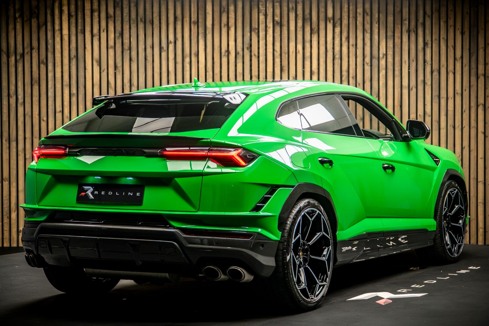 Lamborghini Urus view 4