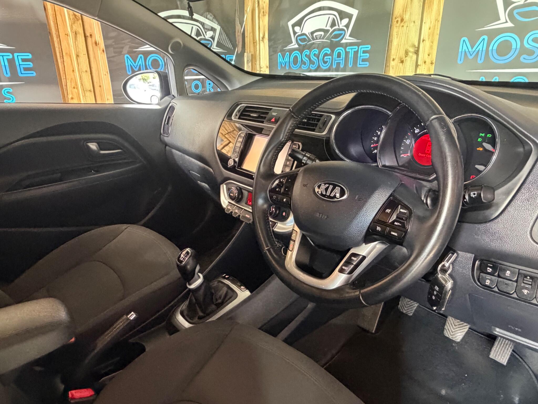 Kia Rio view 12