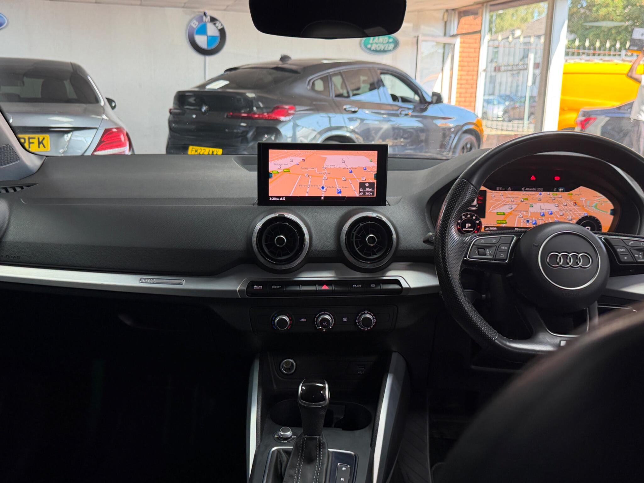 Audi Q2 view 28
