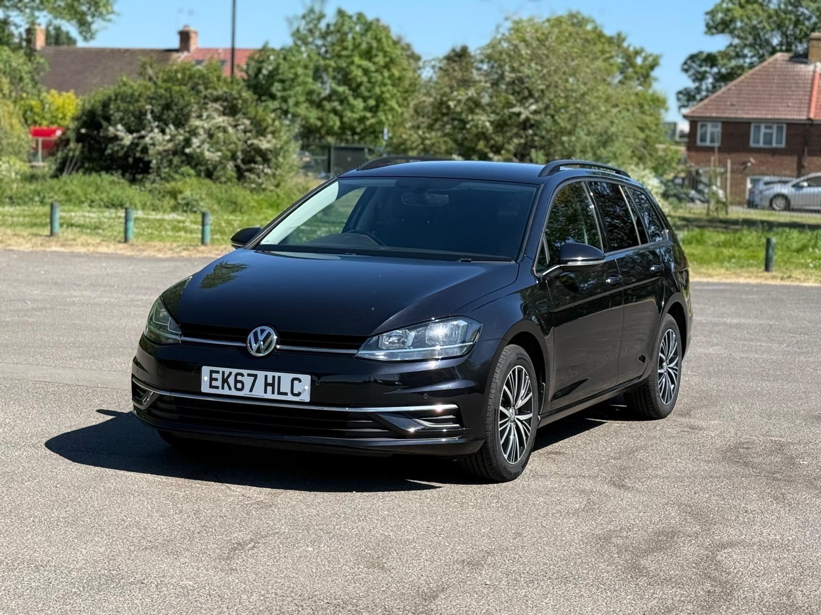 Volkswagen Golf view 4