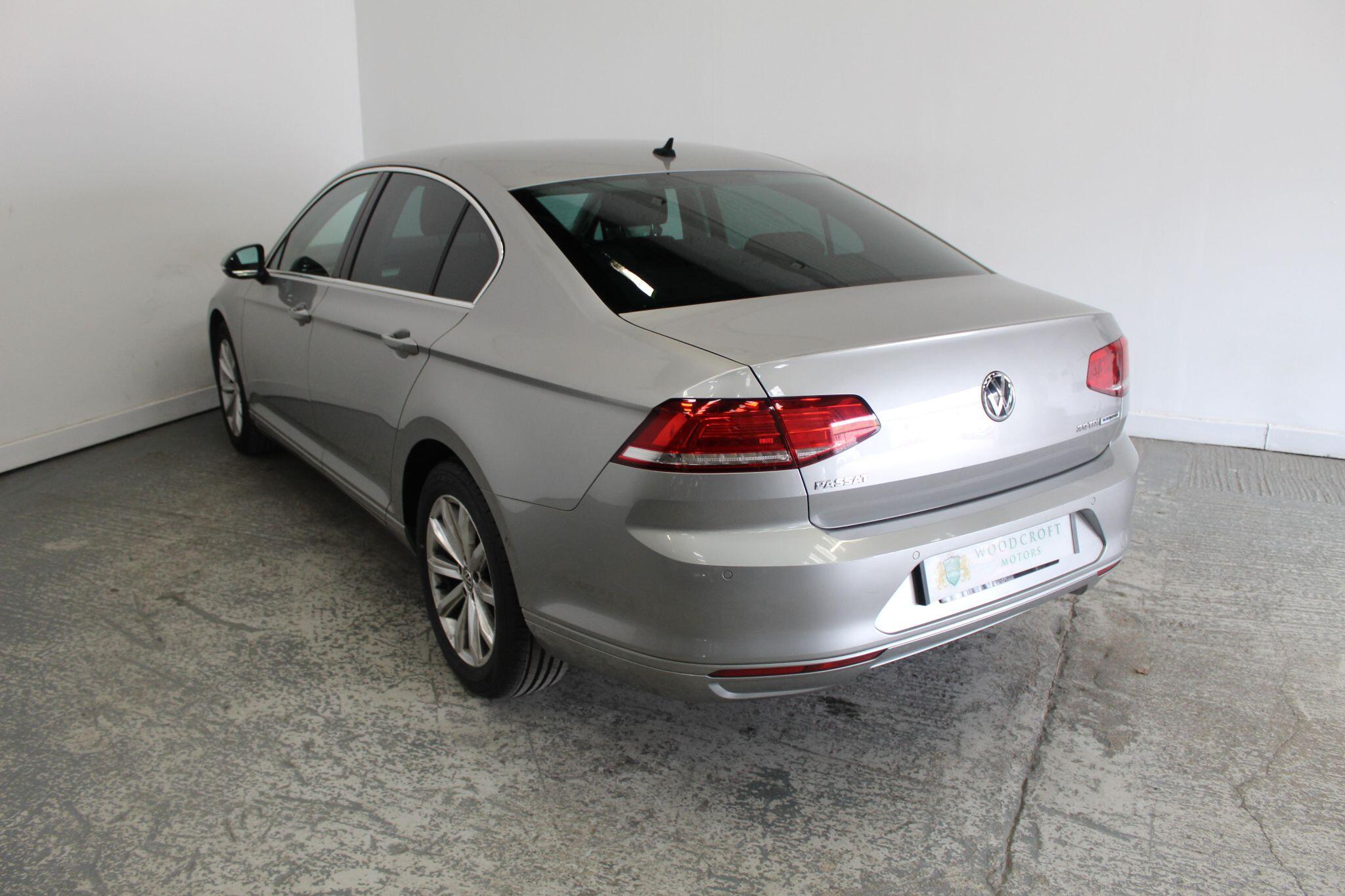 Volkswagen Passat view 7
