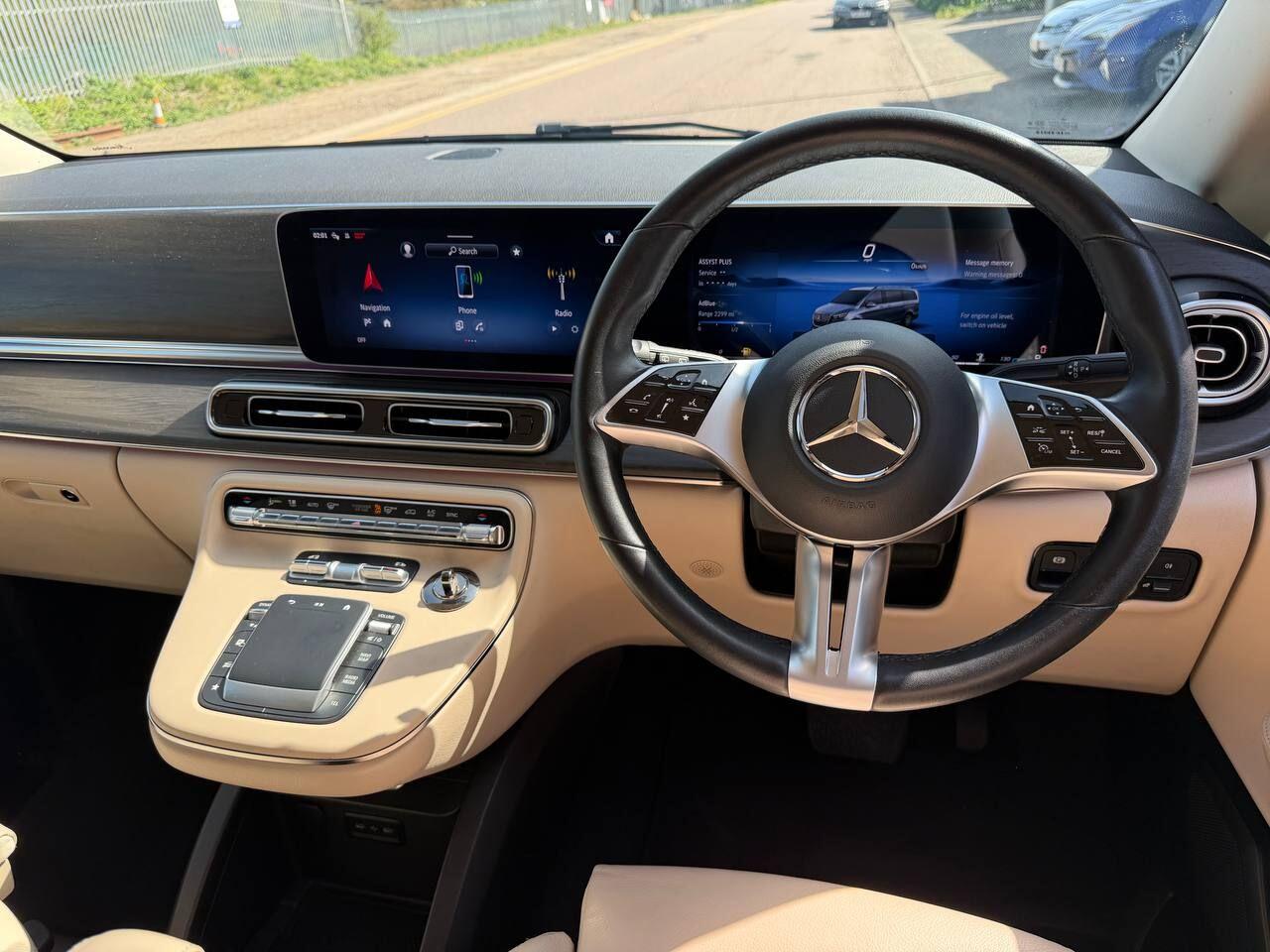 Mercedes-Benz V Class view 29