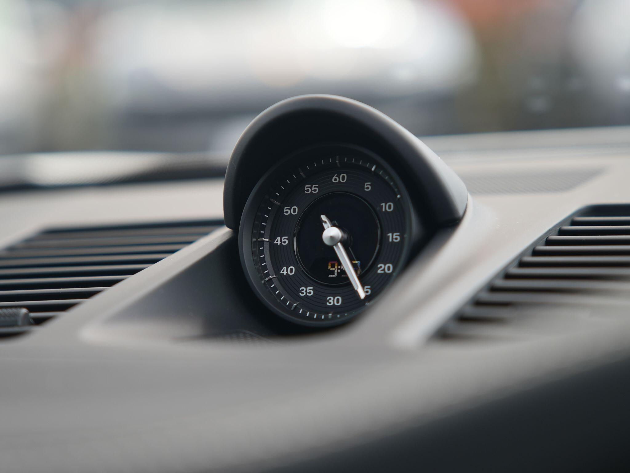 Porsche 911 view 30