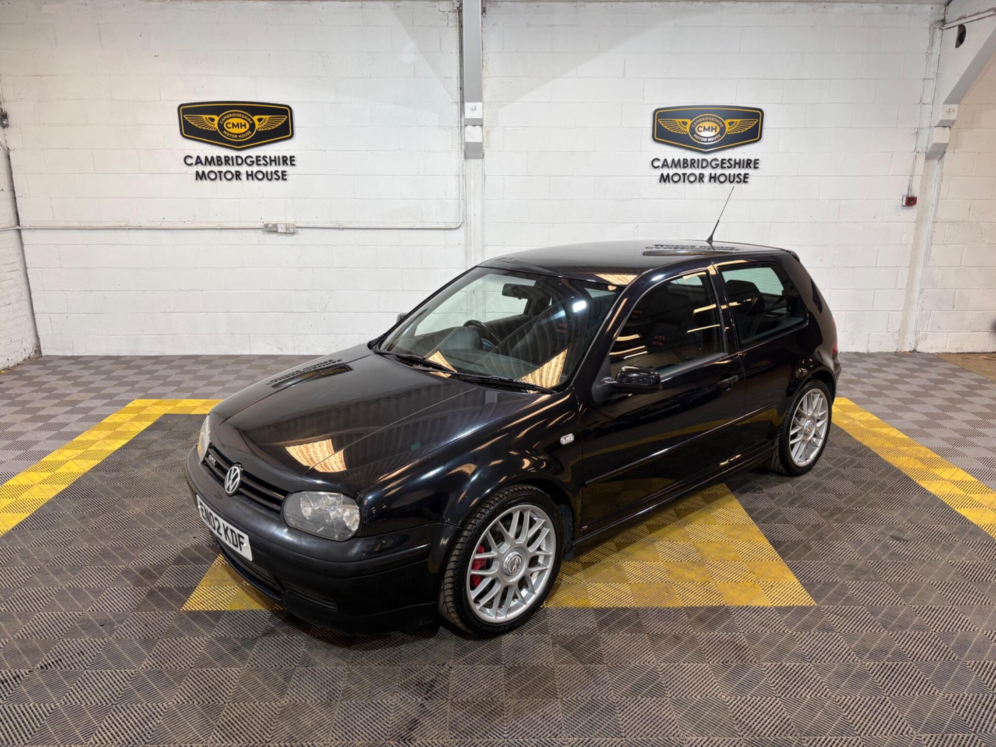 Volkswagen Golf view 3