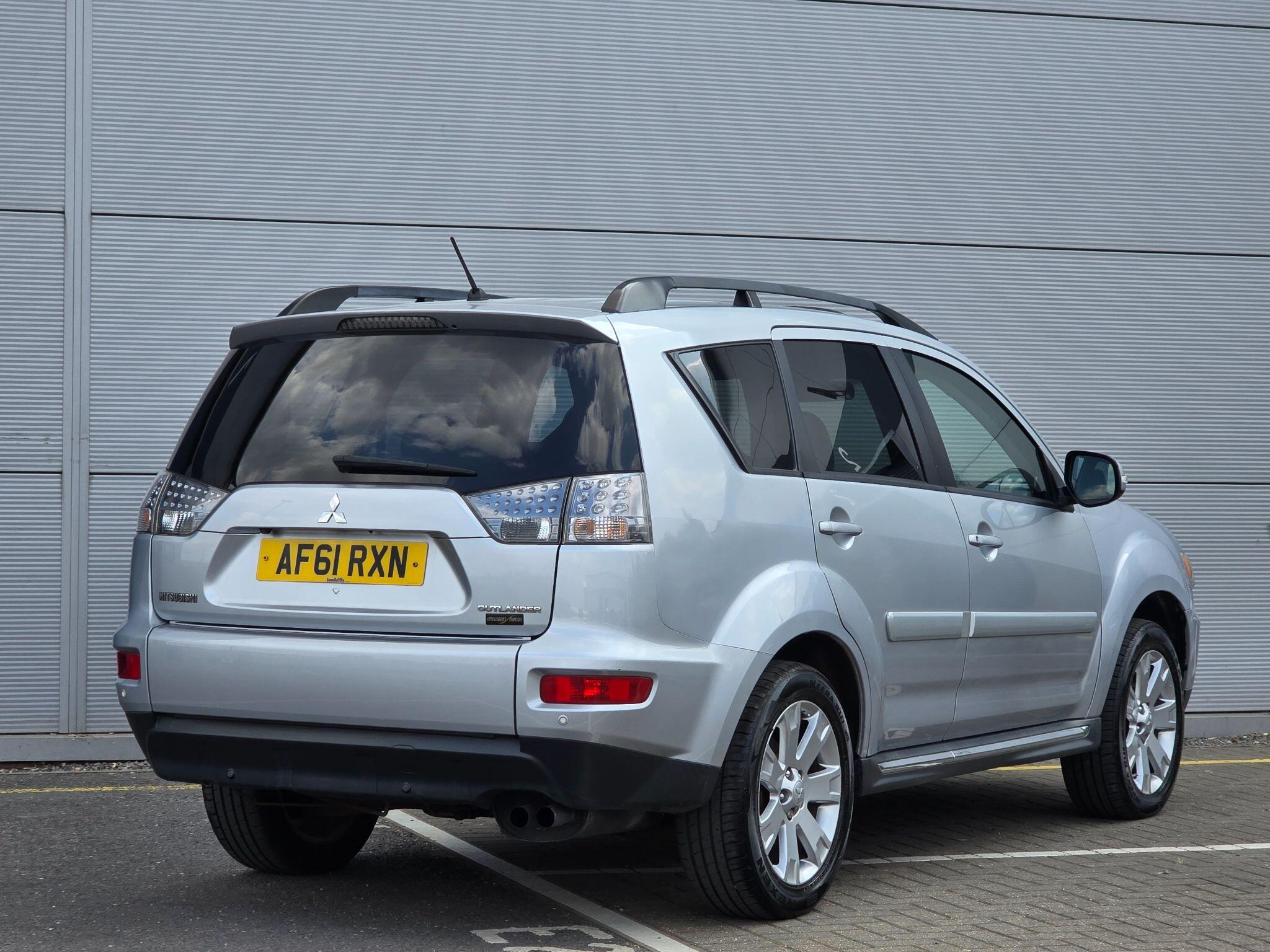 Mitsubishi Outlander view 7