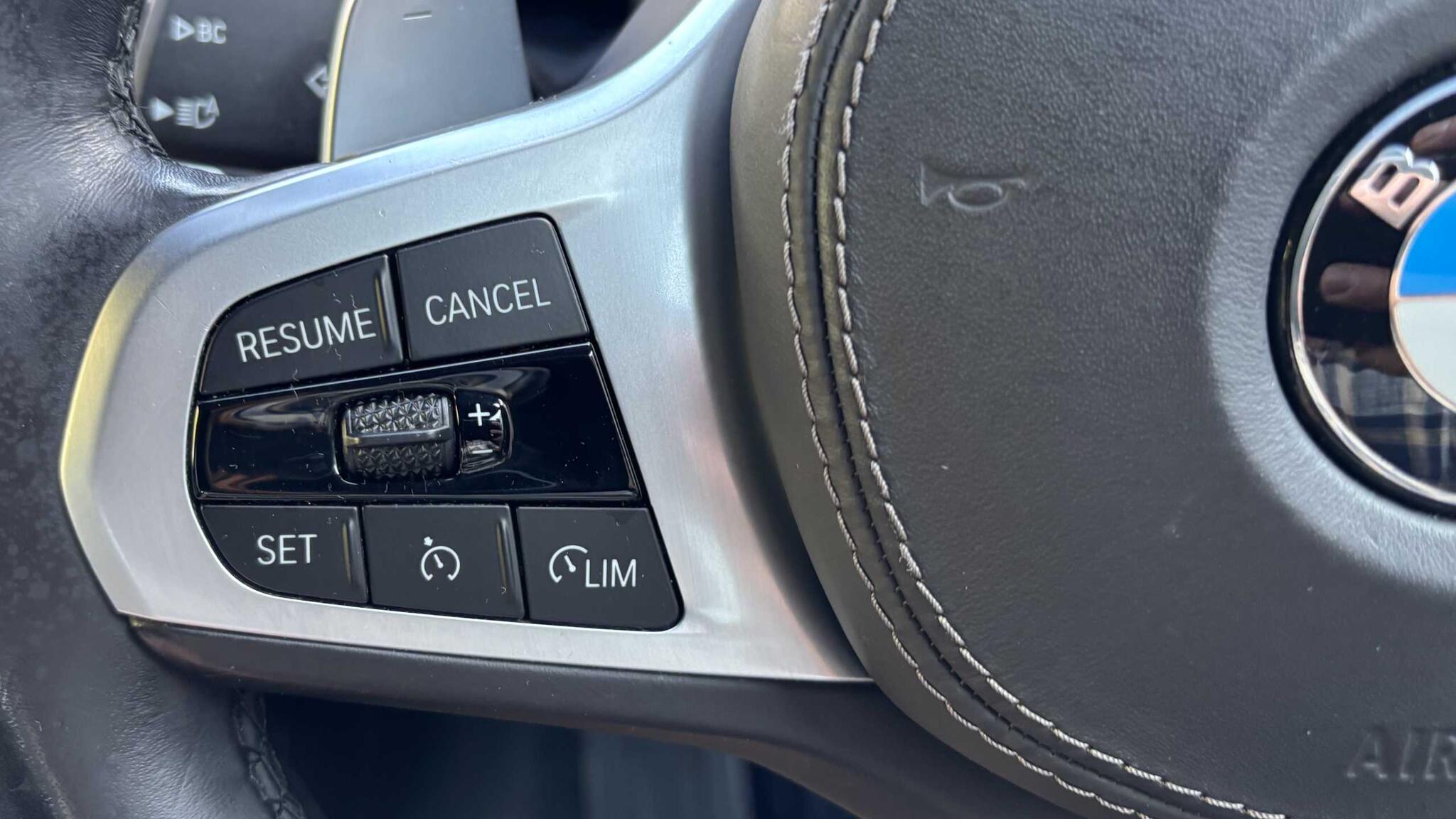 BMW X5 view 26