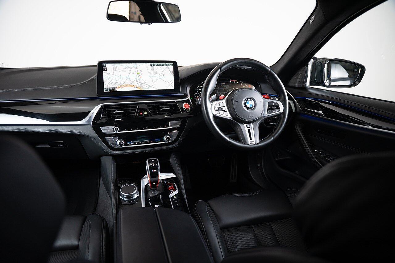 BMW M5 view 18