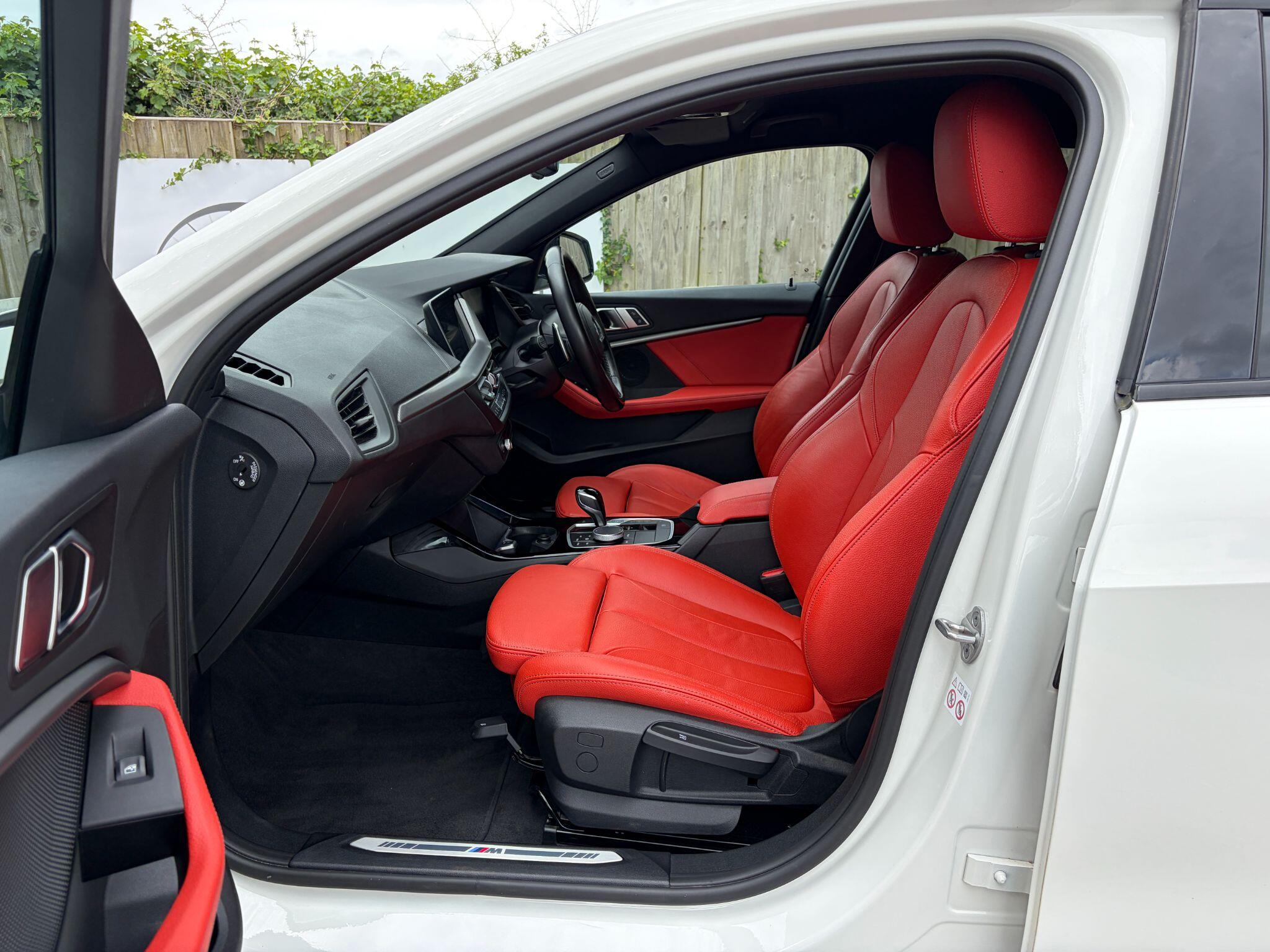 BMW 1 Series view 16