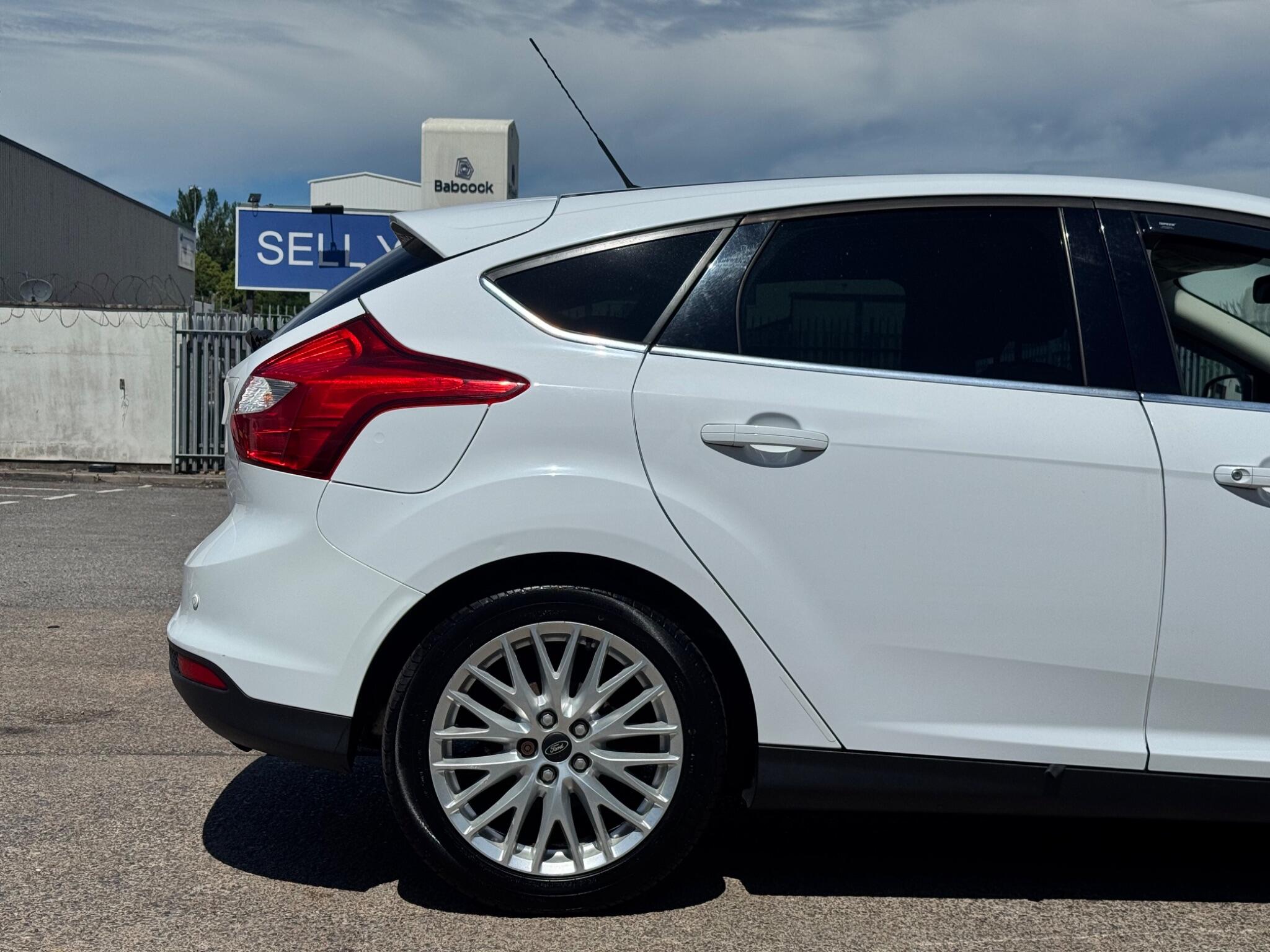 Ford Focus view 39