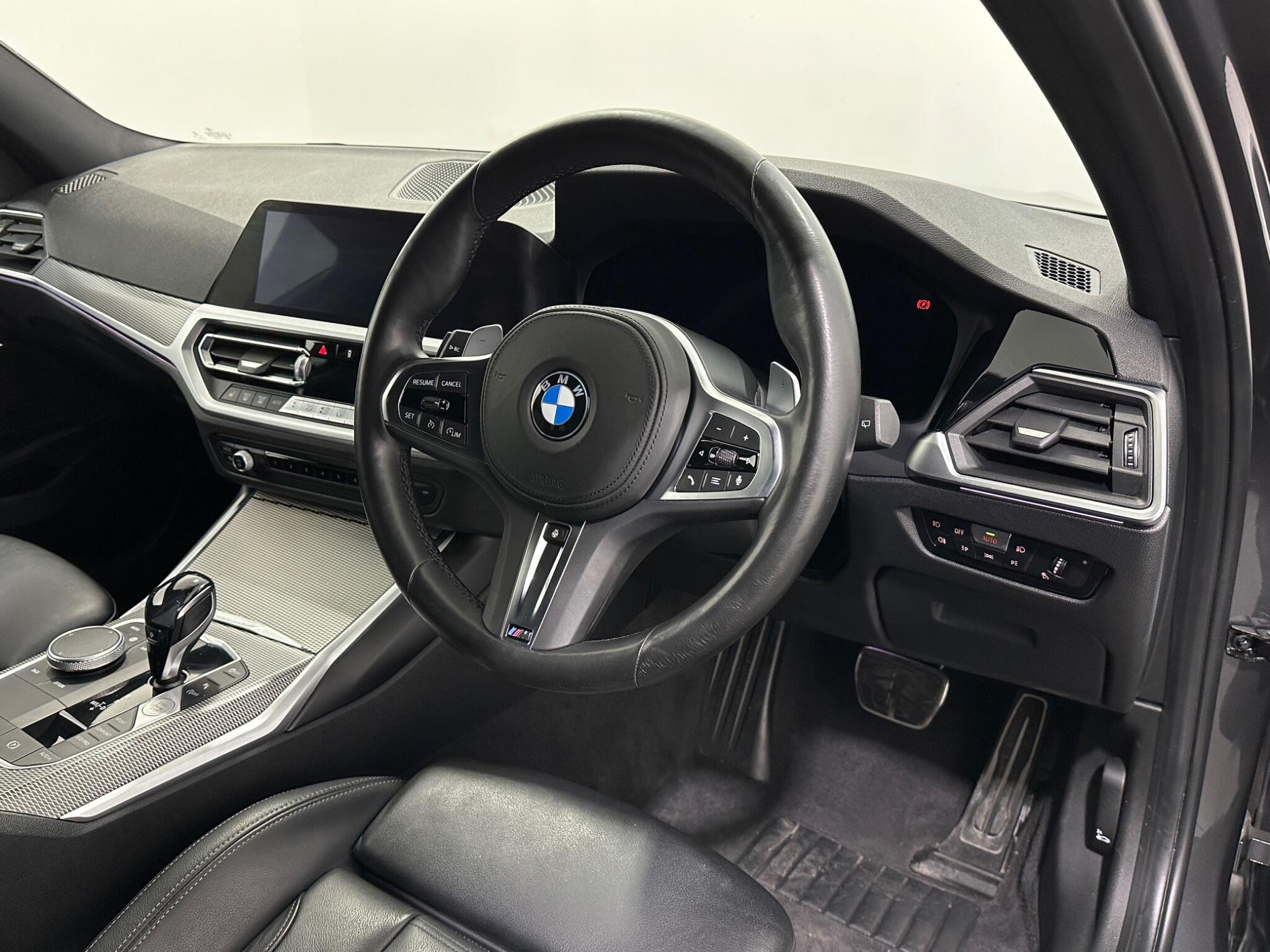 BMW 3 Series view 11