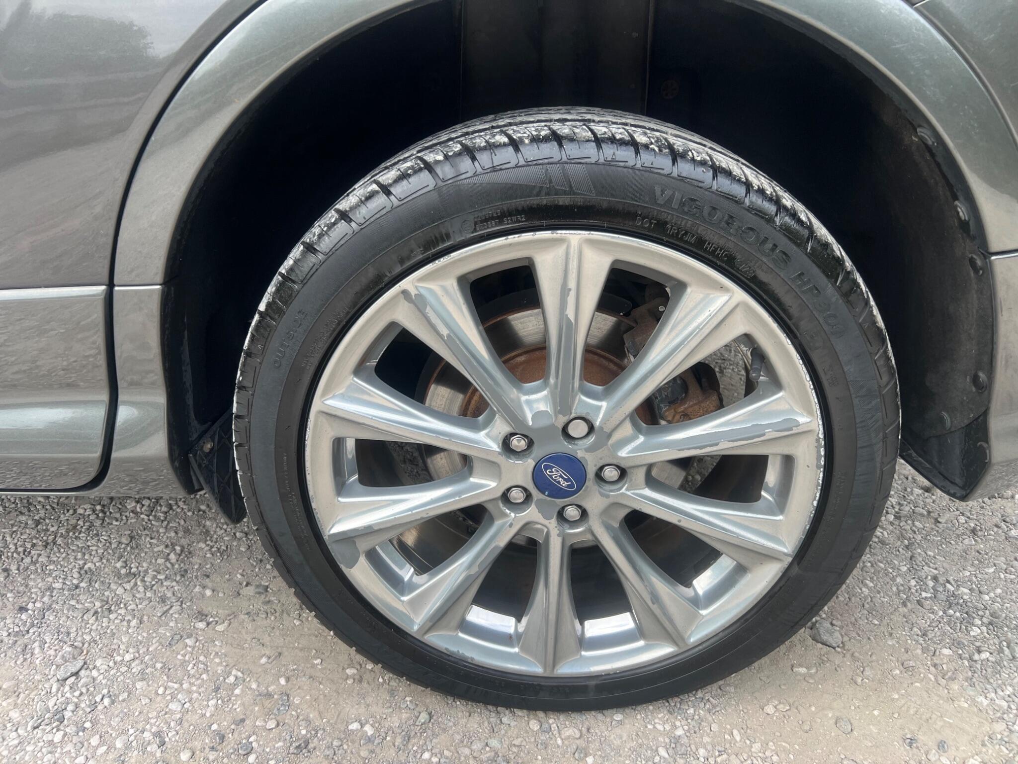 Ford Kuga view 40