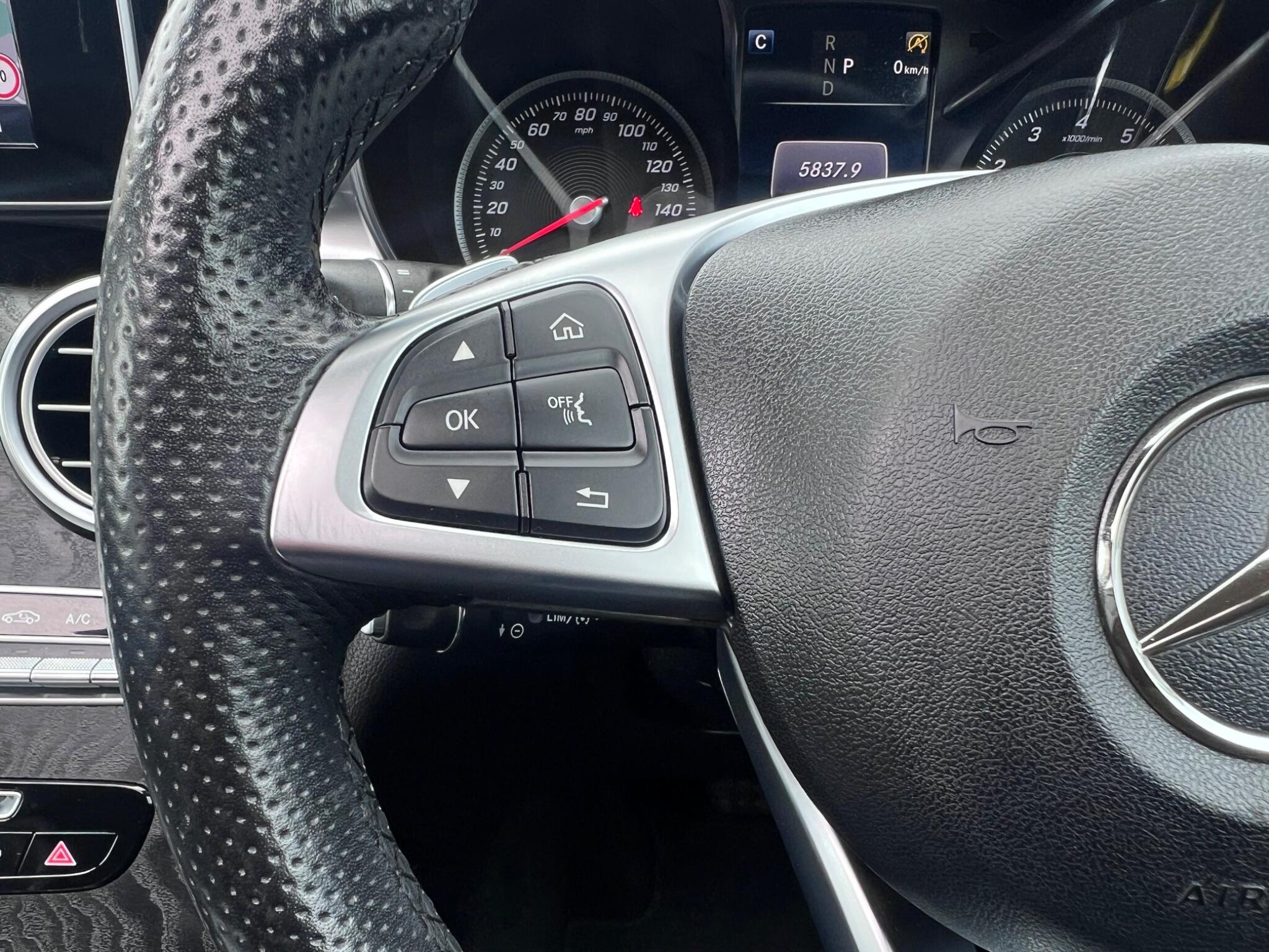 Mercedes-Benz GLC view 22