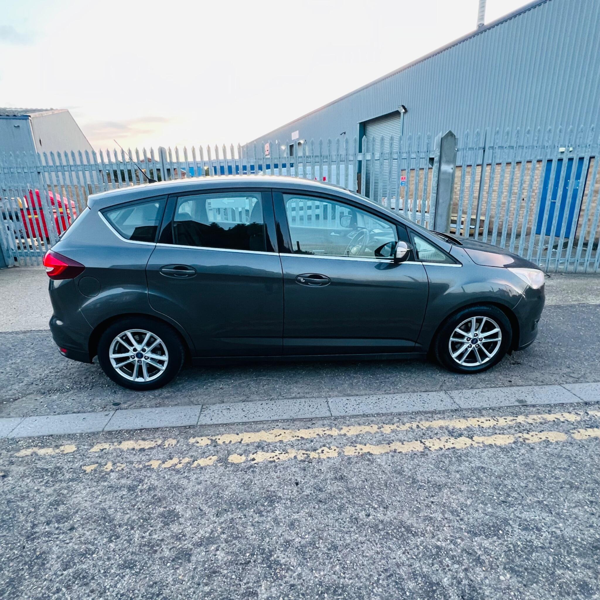 Ford C-Max view 14
